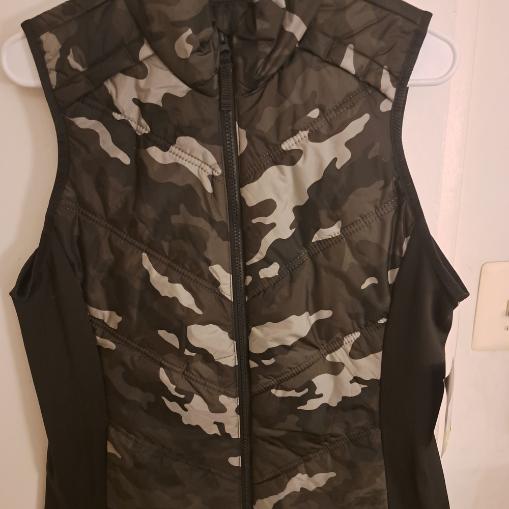 Avia Camouflage Vest